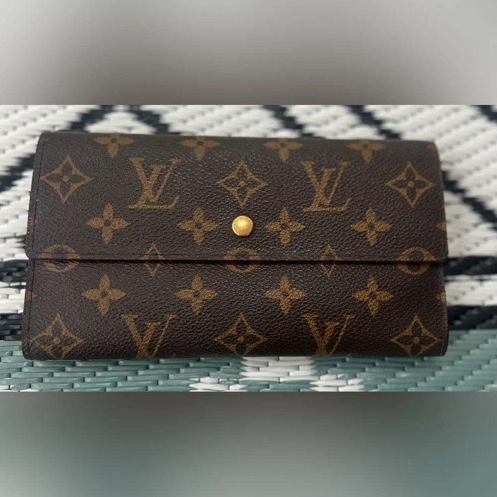 Louis Vuitton Brown Monogram Sarah Wallet Full Inclusion
